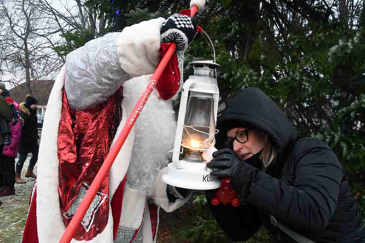 Jõulutaat jagas Audrus advendituld Foto Urmas Saard