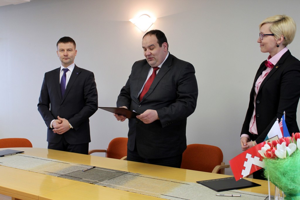 Kaido Kõiv, Vladimir Kravtšenko, Ulla Preeden Foto pressisõnumiga