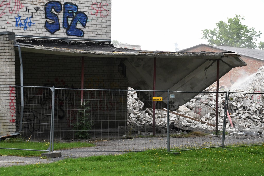 Kolemaja kadumine Sindi linnapildist. Foto Urmas Saard