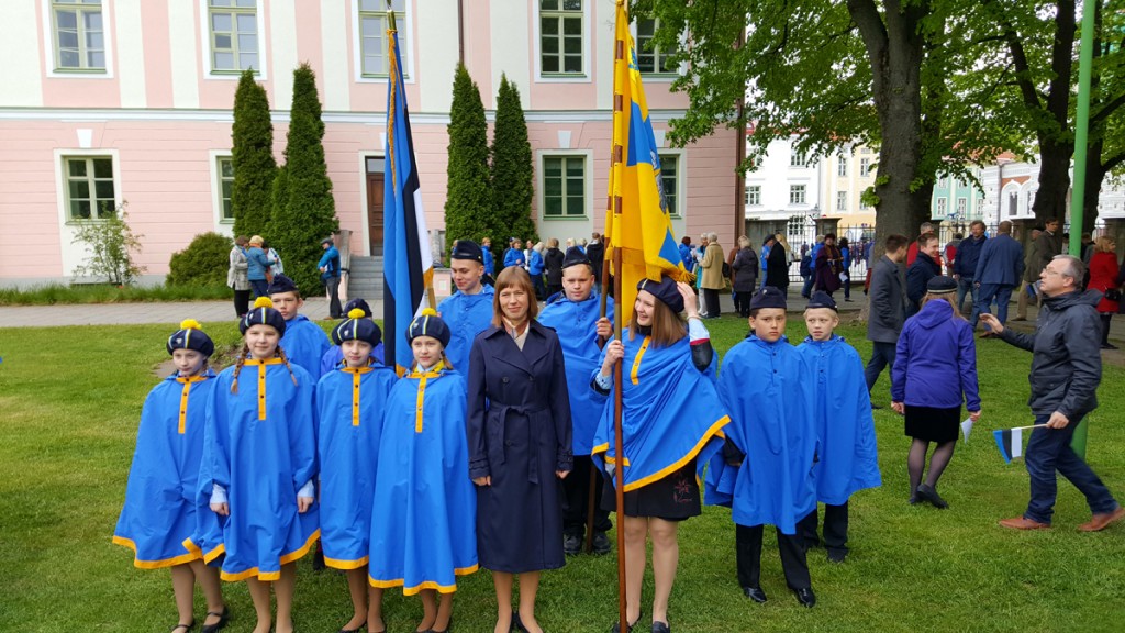 President Kersti Kaljulaid Eesti lipu päeva hommikul Kuberneri aias Foto Marko Šorin