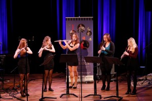Kerlyn Roosipõld, Evelin Kupits, Laura Veel, Hanna Grete Allev, Ketlin Kallo Jõgeva muusikakoolist. Foto: Mikk-Mihkel Vaabel