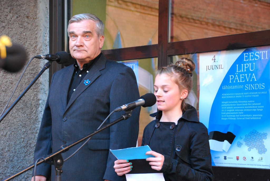Sirelin Kukk 2015 a 4 juunil Sindi gümnaasiumi paraaduksel Foto Urmas Saard