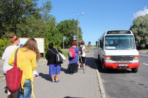 Suvebuss Haapsalu bussijaamas.